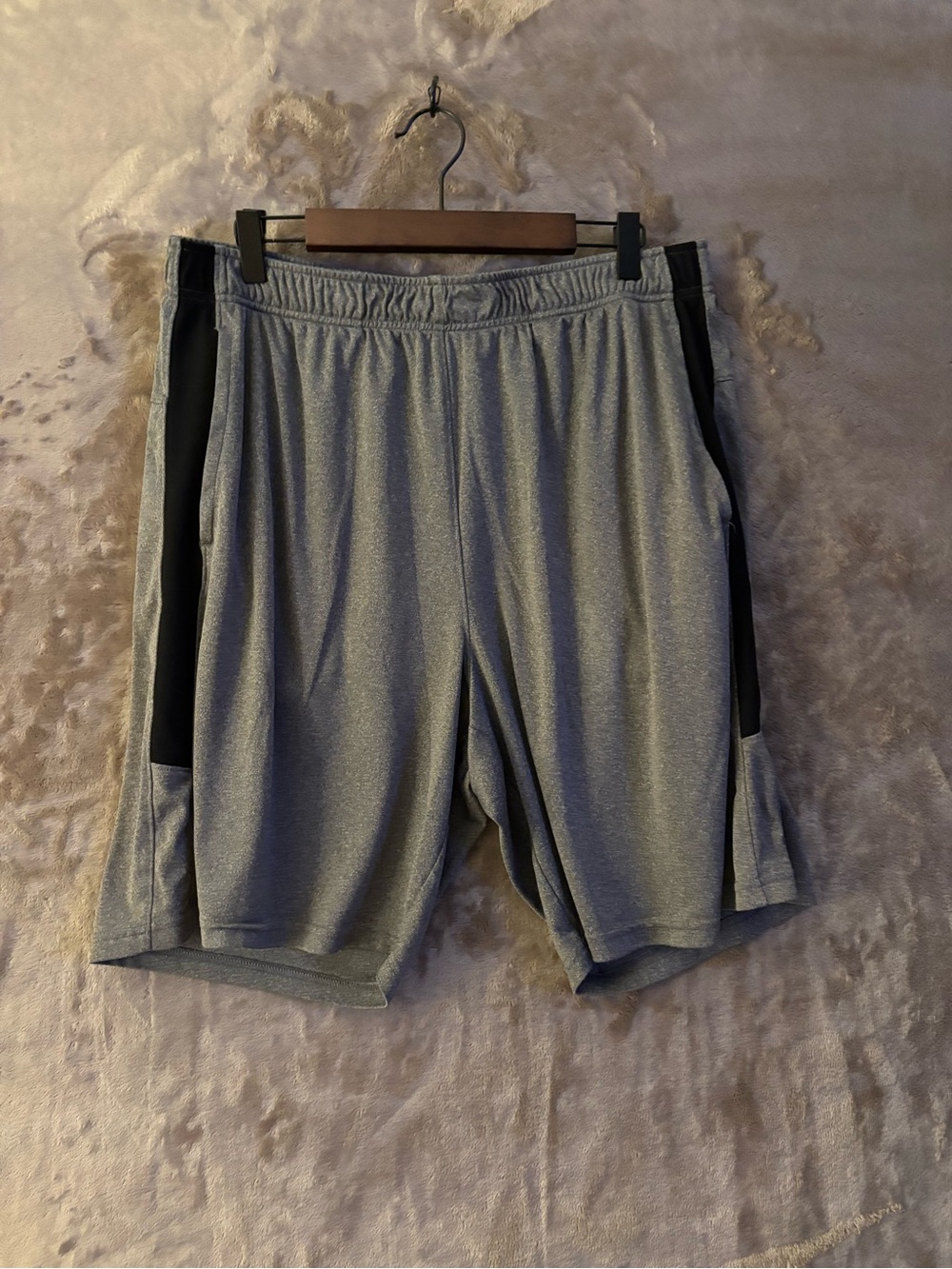 Old Navy Athletic Go-Dry Shorts with Black Side Panels Men’s Size XL